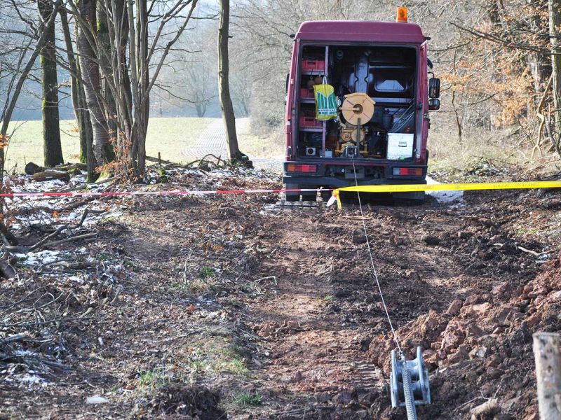 Mobile Baustraße Telekom-Baustelle Esselbach im Steigerwald mit der s:tek 48 Bodenschutzplatte