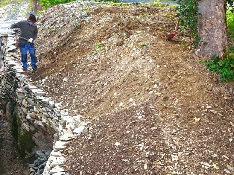 Hang- und Mauer sichern mit der Böschungsmatte Kokos BMK350