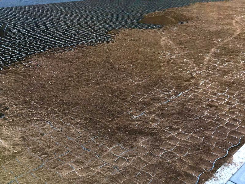 Begrünte Hofeinfahrt & Wohnwagen Stellplatz mit dem Bodengitter BG50 stabilisieren