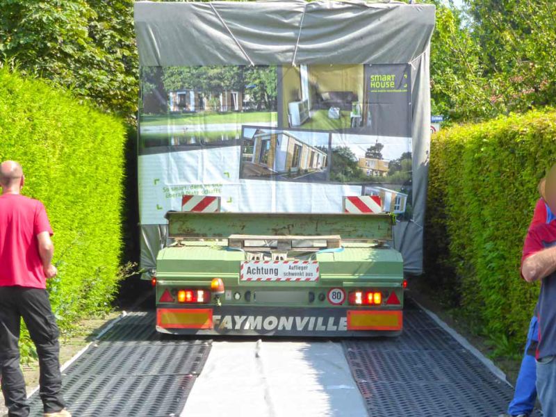 Mobile Baustraße zur Errichtung eines Modul-Hauses in Kassel