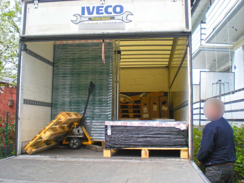 Neugestaltung eines begrünten Mieterparkplatz mit dem Bodengitter BG50