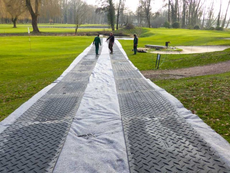 Baustraße zur Teichentschlammung im Golfplatzbau bzw. Golfplatzpflege