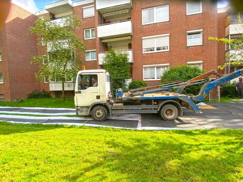 Fahrstrasse als Rasenschutz und Lastverteilung zur Baustelleneinrichtung Gebäudesanierung