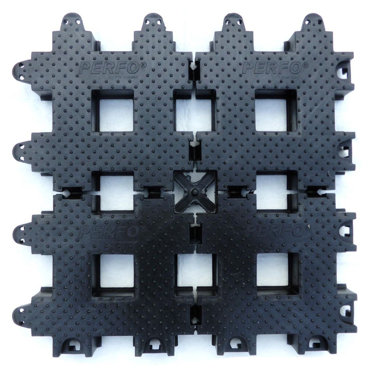 Rasengitterstein RGS35 · 0,16 m² · 400 x 400 x 35 mm · 0,75 kg · 100 t/m² · 1mm Profil · 52mm Gitteröffnungsweite · In-Top Verlegung · Kunststoff · Securatek