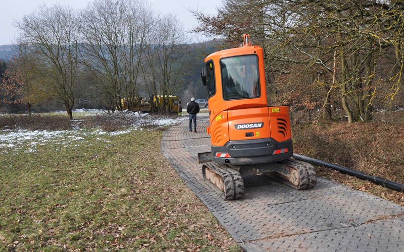 s tek 48 Bodenschutzplatte Telekom Baustelle Esselbach 87 referenz