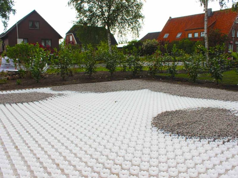 Kiesgitter KG30 zur Befestigung eines Kies Parkplatz bzw. Stellplatz für PKW