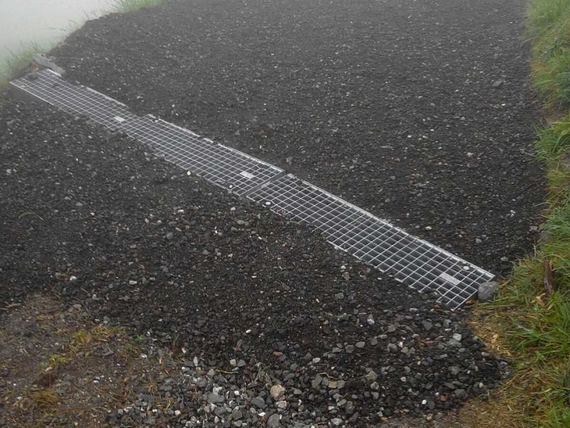 Mit den Kieswaben KW50 kann man ganz einfach Gehwege als Schotterwege, Kieswege herstellen und befestigen, sogar im alpinen Gelände...