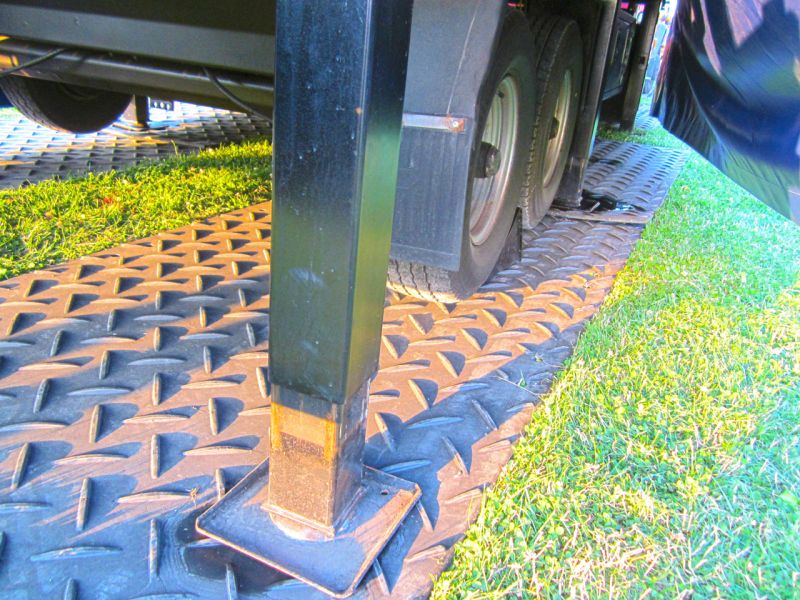 Fahrplatten für einen Tauchtruck auf dem RTL Gelände in Köln