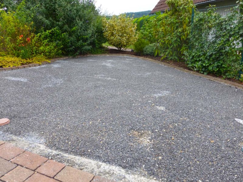 Herstellung eines PKW Stellplatz auf einer schon angelegten Kiesfläche mit dem Kiesgitter KG30