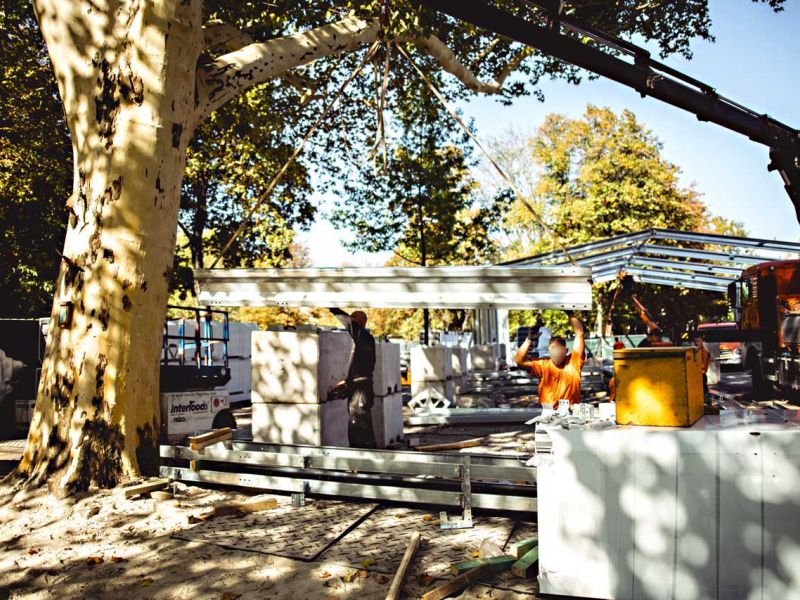 Lastverteilende Bodenschutzplatten als tragfähiger Unterboden zur Errichtung einer temporär genutzten Stahlhalle als Eventzelt
