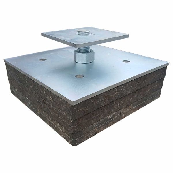 Der Jak Stak Nivellier-Aufsatz auf einem Stapel JakStak-Platten