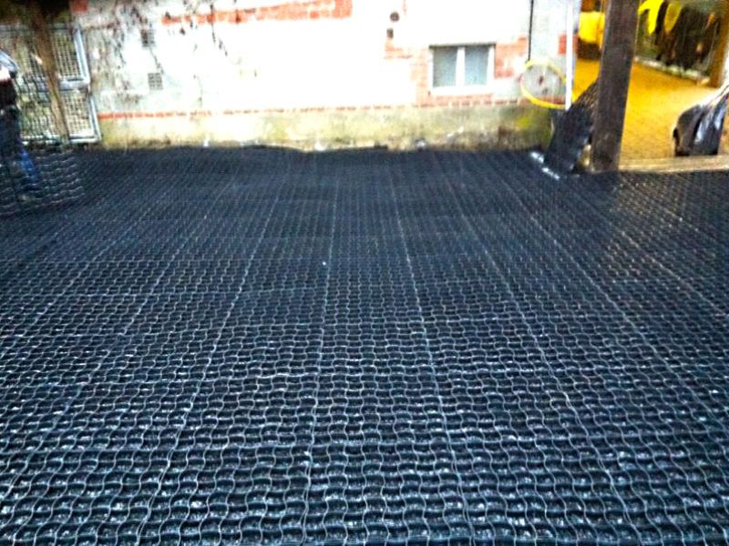 Stabilisierung eines Paddocks mit Hilfe des Bodengitters BG30