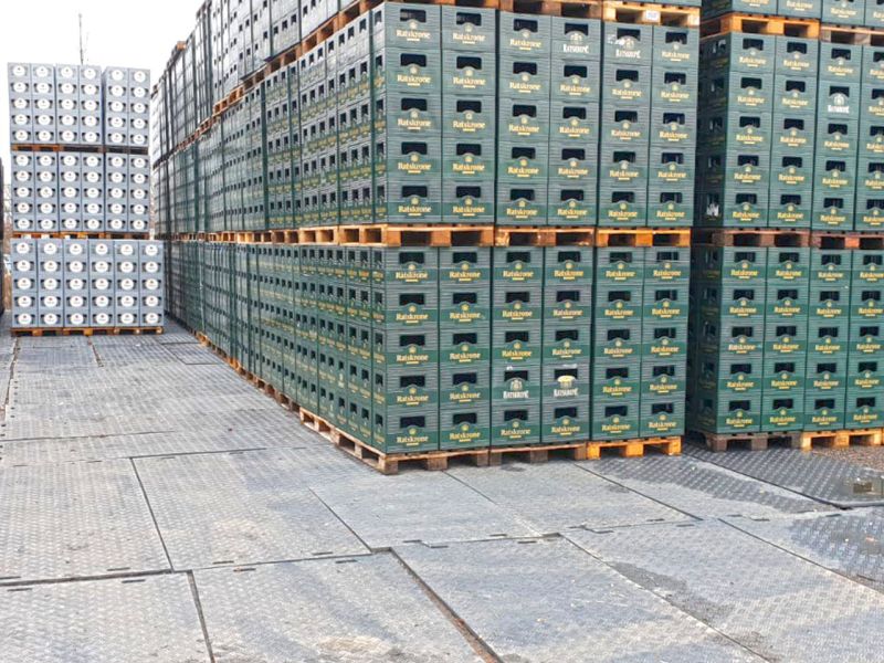 Temporäre Lagerfläche zum befahren mit Transportfahrzeugen mit den e:tek PRO Langen Fahrplatten