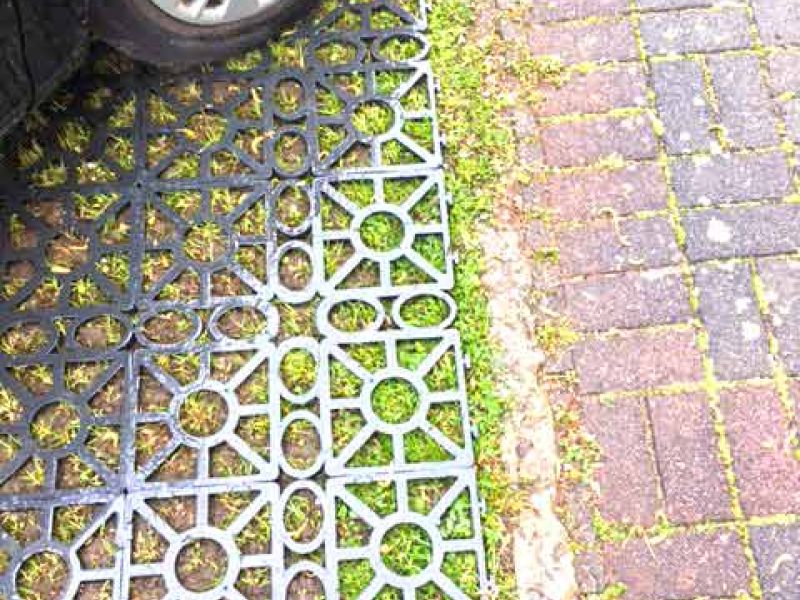 Kunststoff Rasengitter RG24 zur Sofort-Verlegung ohne Unterbau und ErdarbeitenKunststoff Rasengitter RG24 zur Sofort-Verlegung ohne Unterbau und Erdarbeiten