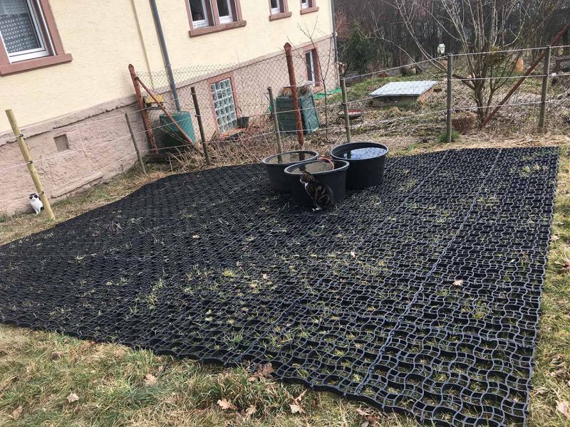 Mit dem Bodengitter BG30 einen befestigten Unterboden schaffen