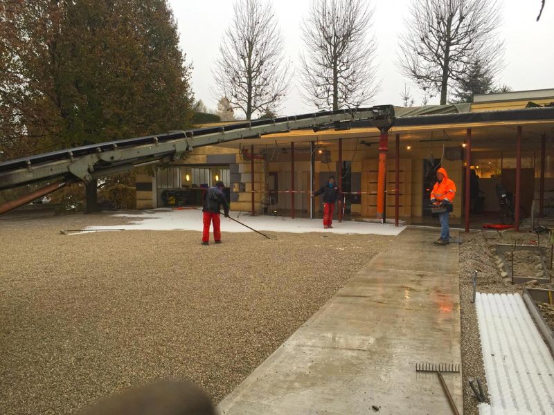 Dekorative und funktionale Umgestaltung des befahrbaren Vorplatz einer Fahrschule mit dem Kiesgitter KG30