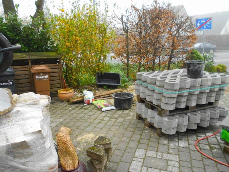 Anlegen einer stabilisierten Hof und PKW Stellfläche mit den Kieswaben KW50