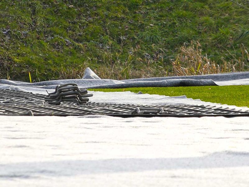 Baustraße zur Teichentschlammung im Golfplatzbau bzw. Golfplatzpflege