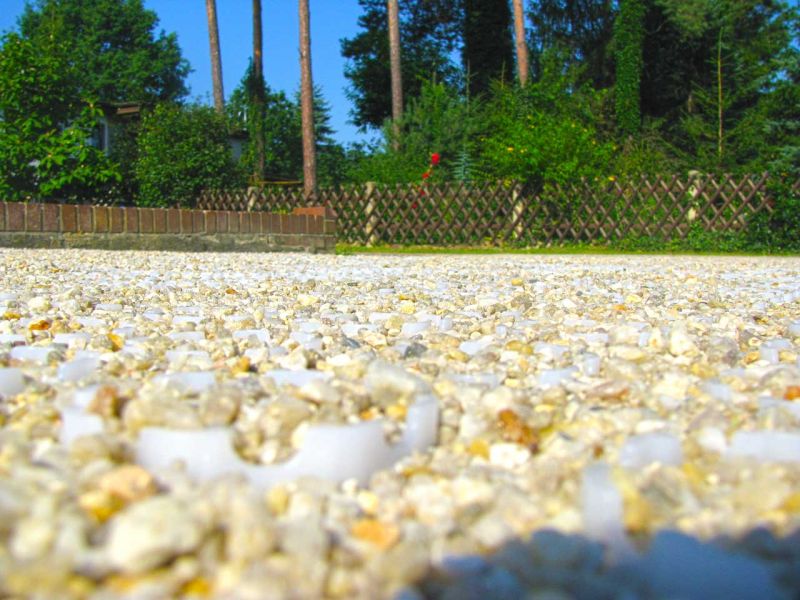 Verlegung des Kiesgitter KG30 zur unversiegelten Befestigung eines Hof