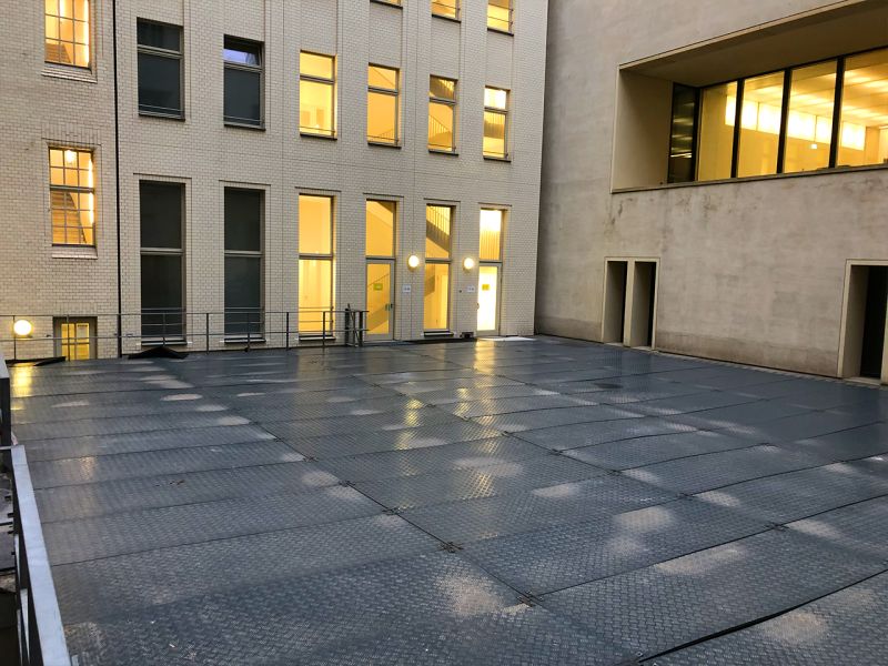 Herstellung einer temporären Arbeitsplattform für ein Ingenieursprojekt mit der e:tek PRO Fahrplatte