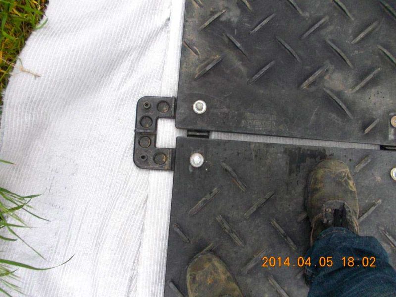 Mobile Baustraße zum Schutz des Pflasters im Gleisbau und Schienenverkehr