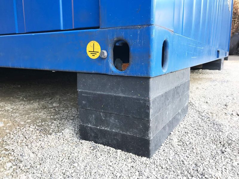 Unterlegplatten für Bürocontainer zum nivellieren und ausgleichen unterschiedlicher Höhen