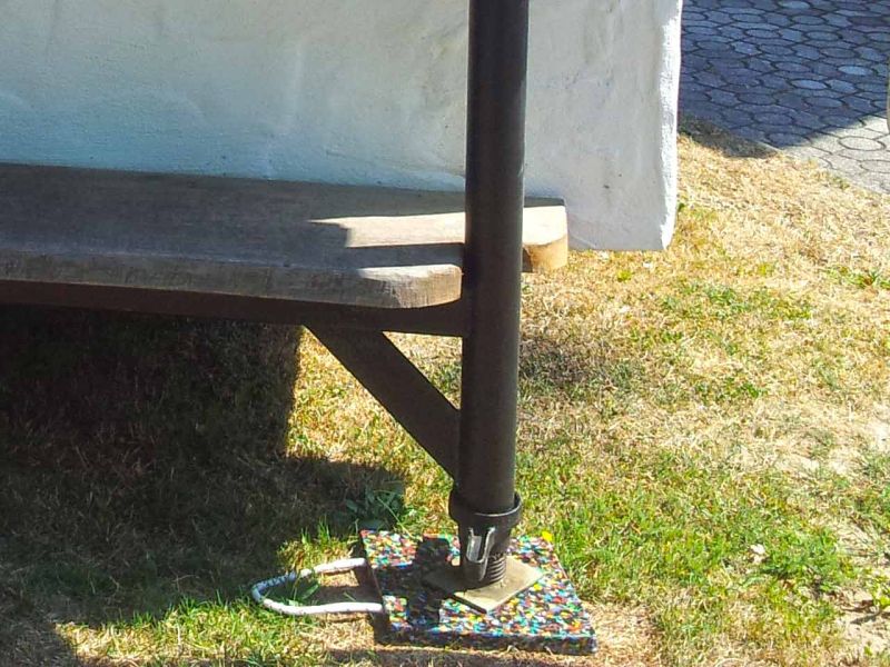 Abstützplatten aus Kunststoff als Unterlegplatten für einen mobilen Steinofen