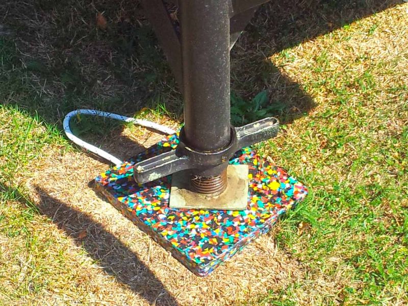 Abstützplatten aus Kunststoff als Unterlegplatten für einen mobilen Steinofen