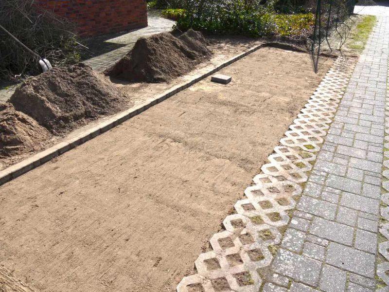 Verlegung des Bodengitter BG50 zur Herstellung eines begrünten PKW Stellplatz
