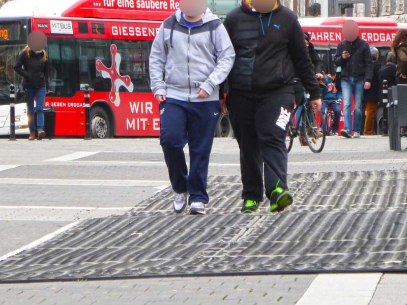 Baustrasse Pflasterschutz Fussgaengerzone Giessen 15 referenz