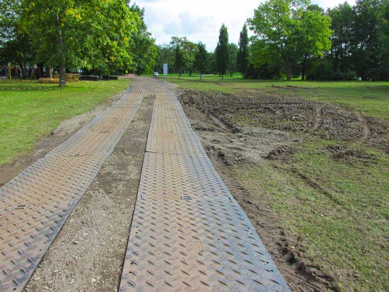 Mobile Fahrstraße für den IAA Besucherparkplatz Frankfurt