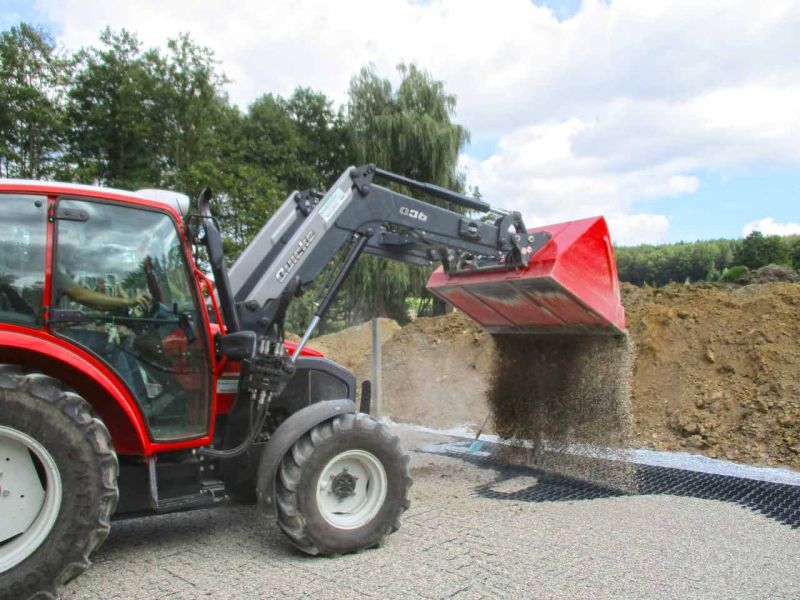 Verlegung von Paddockplatten für ein Paddock für Island-Pferde