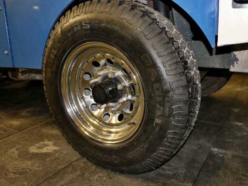 Rutschhemmde & stoßdämpfende Bodenmatten aus weichem PVC für eine Eissporthalle