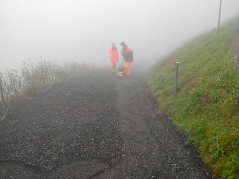 Mit den Kieswaben KW50 kann man ganz einfach Gehwege als Schotterwege, Kieswege herstellen und befestigen, sogar im alpinen Gelände...