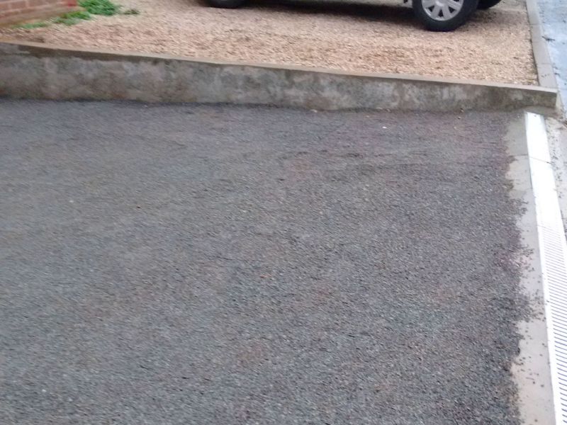 Bodenstabilisierung und Bodenbefestigung eines Hof mit dem Bodengitter BG50