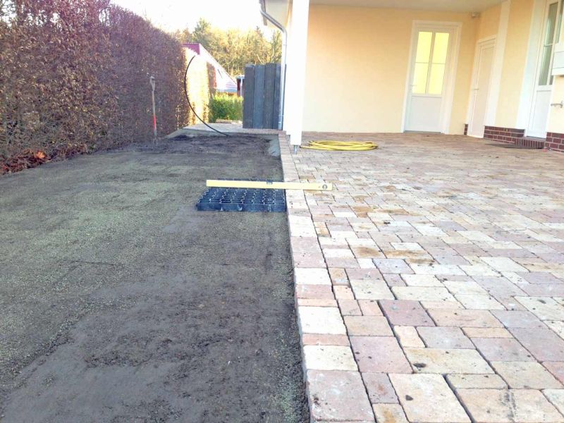 Bodengitter BG50 zur Herstellung eines zusätzlichen begrünten PKW Stellplatz