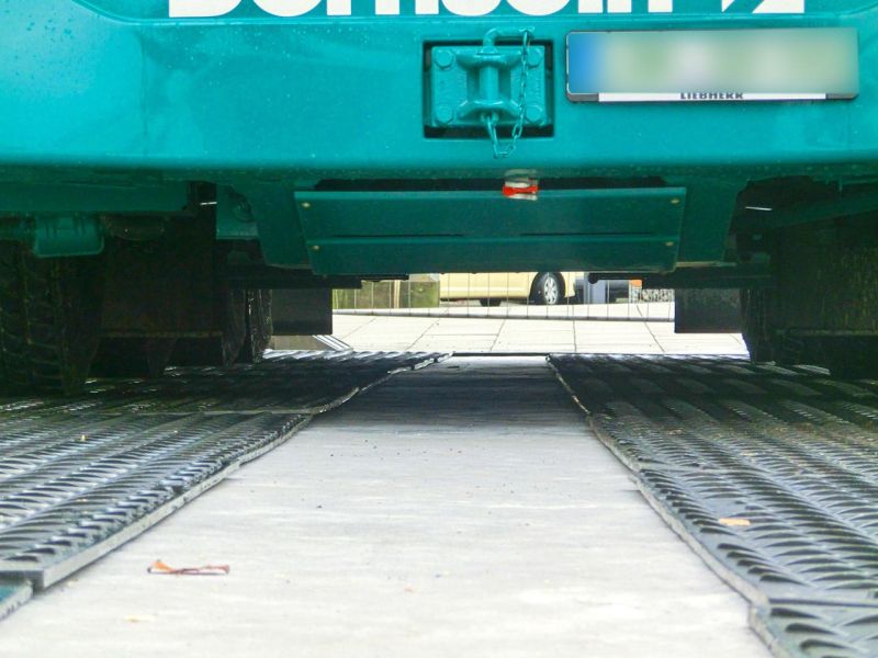 Bodenschutzplatten als Stellfläche für einen Autokran