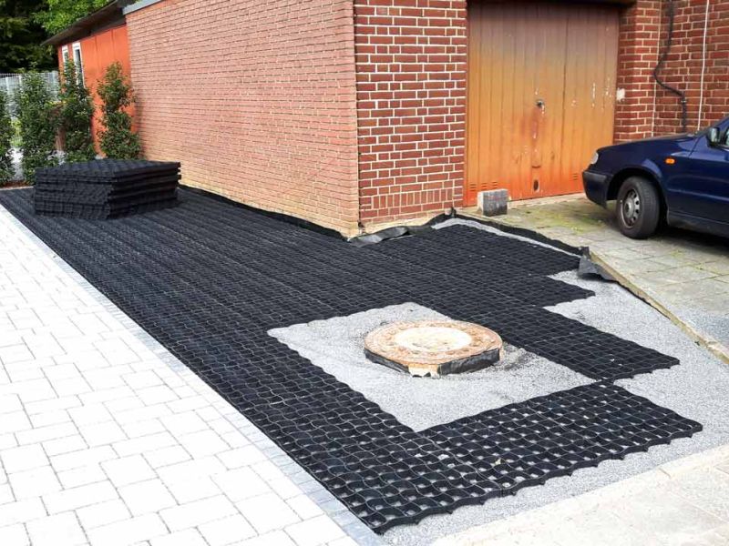 Bodengitter für eine schöne, dekorative Gestaltung von Einfahrt, Hof & PKW Stellplatz mit Schotter