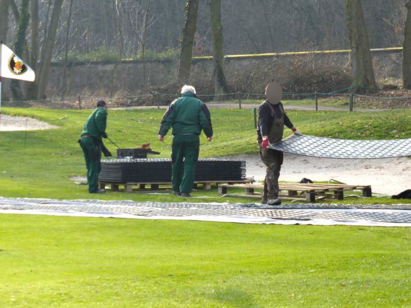 Baustraße zur Teichentschlammung im Golfplatzbau bzw. Golfplatzpflege