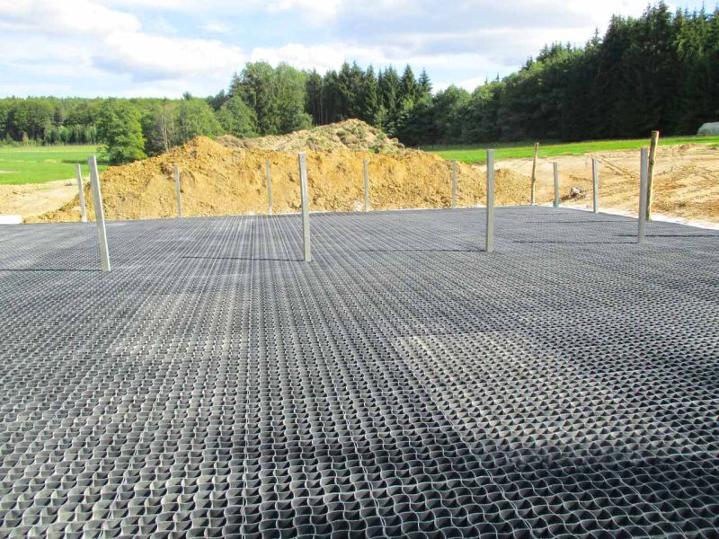 Verlegung von Paddockplatten für ein Paddock für Island-Pferde