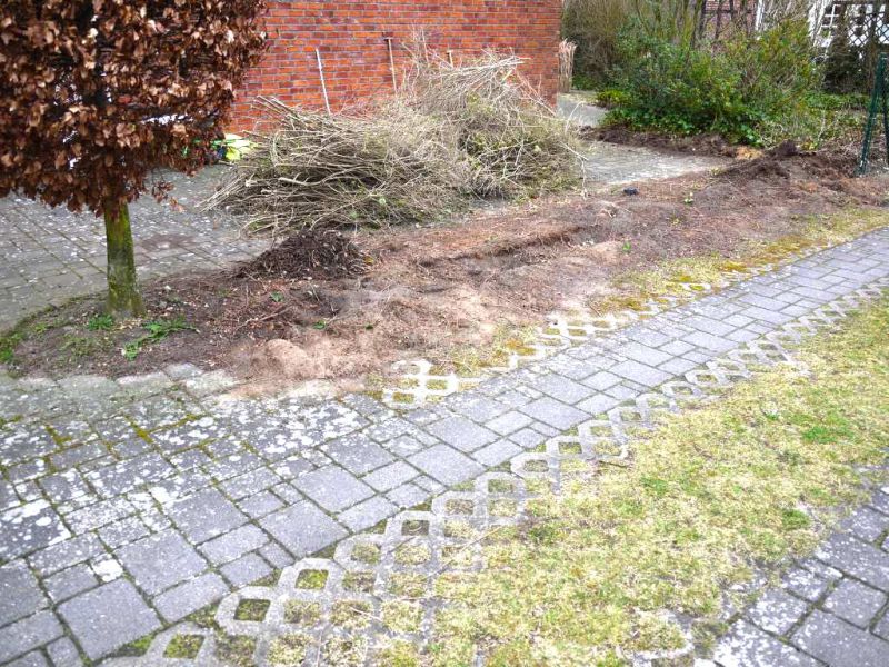 Verlegung des Bodengitter BG50 zur Herstellung eines begrünten PKW Stellplatz