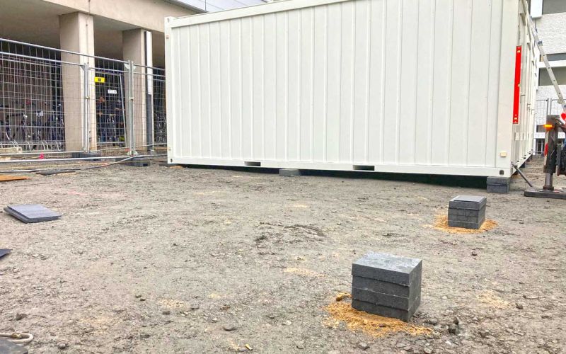 unterlegplatten unterlegen unterpallen unterlueften nivellieren container raumsysteme modulbau 001RB8uctqizmcJd referenz