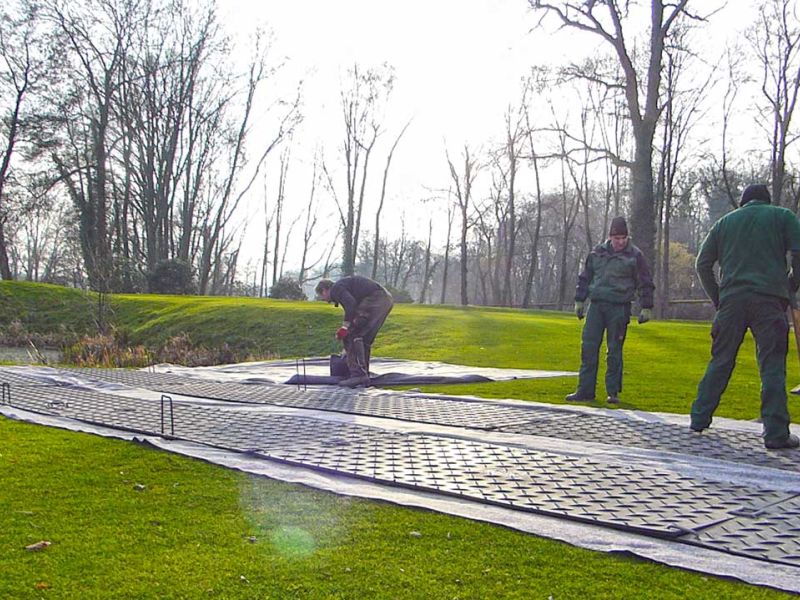 Baustraße zur Teichentschlammung im Golfplatzbau bzw. Golfplatzpflege