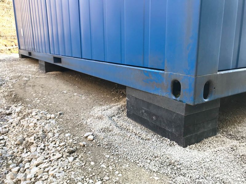 Unterlegplatten für Bürocontainer zum nivellieren und ausgleichen unterschiedlicher Höhen