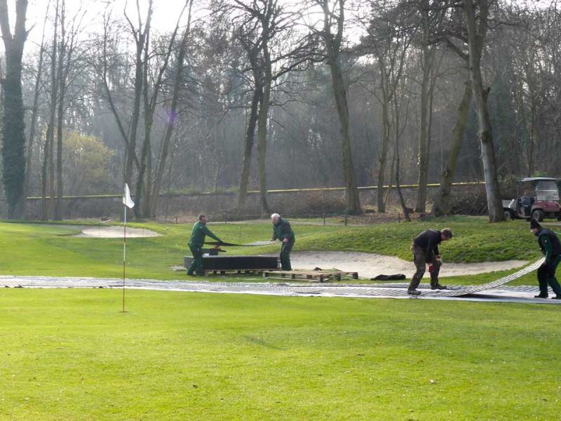 Baustraße zur Teichentschlammung im Golfplatzbau bzw. Golfplatzpflege