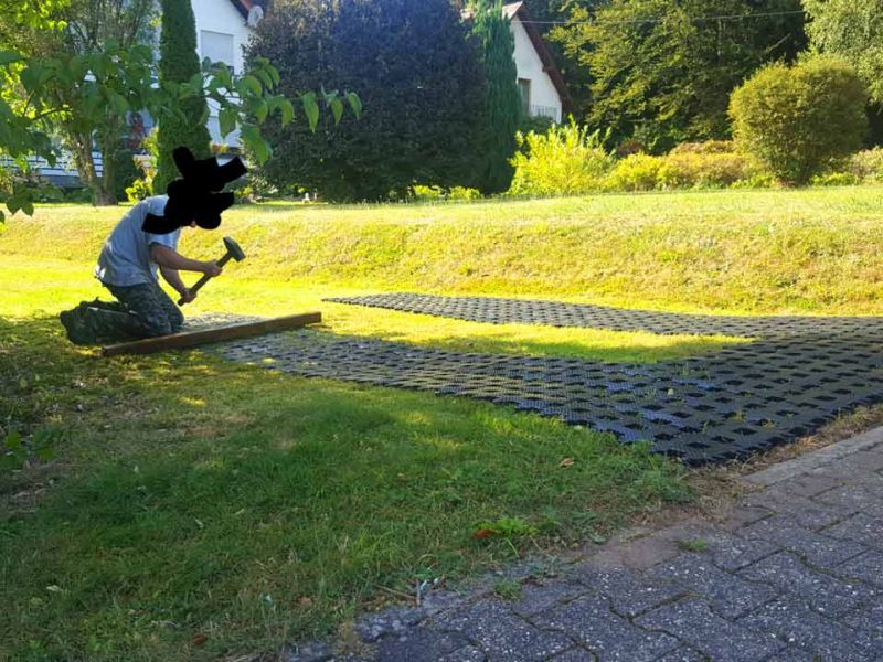 Rasengitterstein aus Kunststoff statt Beton für einen PKW Stellplatz selber verlegen