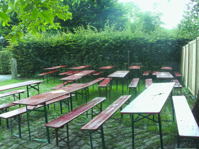 Dauerhafte Rasenverstärkung eines Pfarrgarten für Feste und Feierlichkeiten