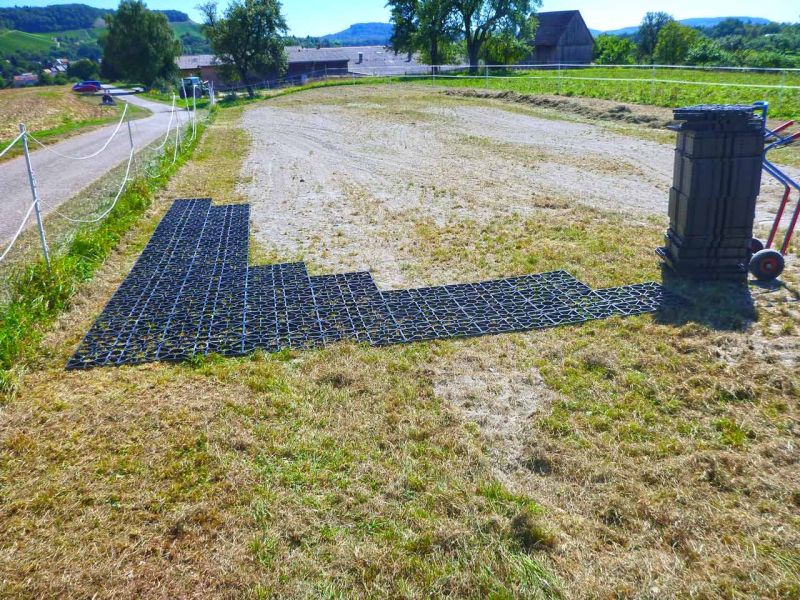 Bodenbefestigung eines Pferdeauslauf mit Weidezelt und Futterplatz