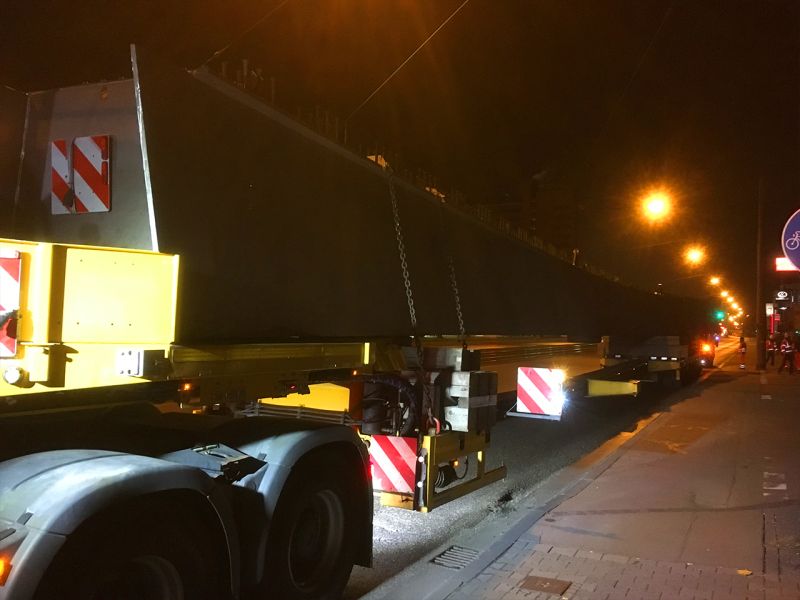 Zu schwer gibt´s nicht – s:tek 48 Bodenschutzplatten als Schutz des Untergrunds bei einem Schwertransport