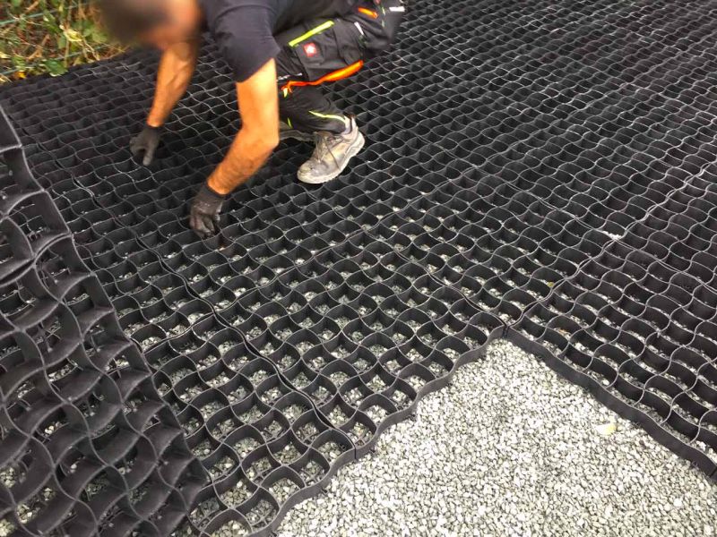 Bodengitter zur unversiegelten Schotterstabilisierung eines Lagerplatz / Lagerfläche